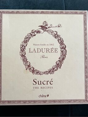 Ladurée Sucré Cookbook Gift Box - green/cream